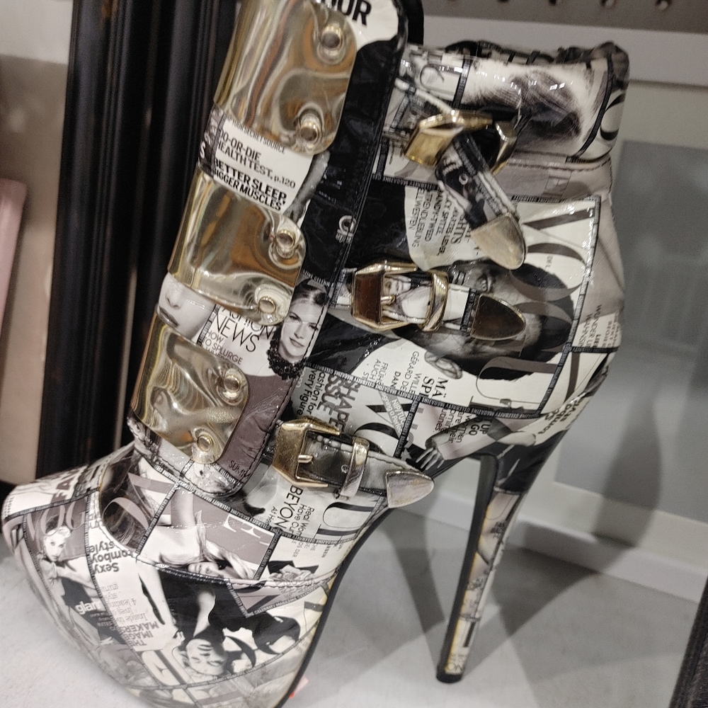 Alert The Media Boots